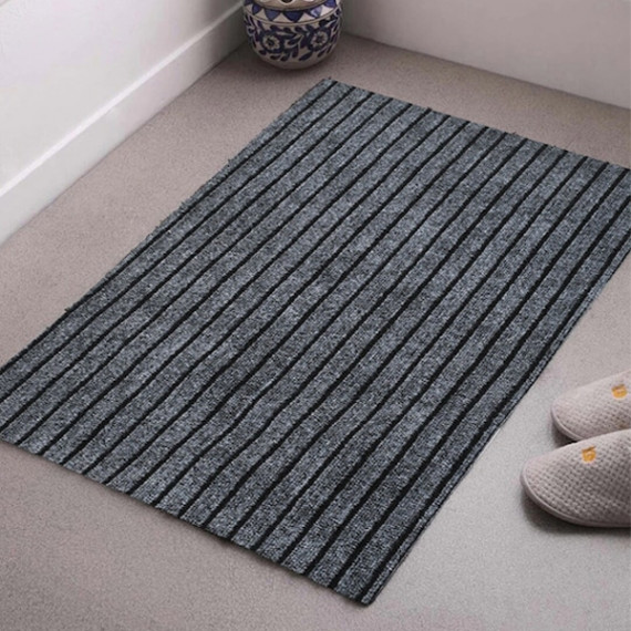 http://235429.01spn.group/products/grey-black-striped-microfiber-anti-skid-door-mat