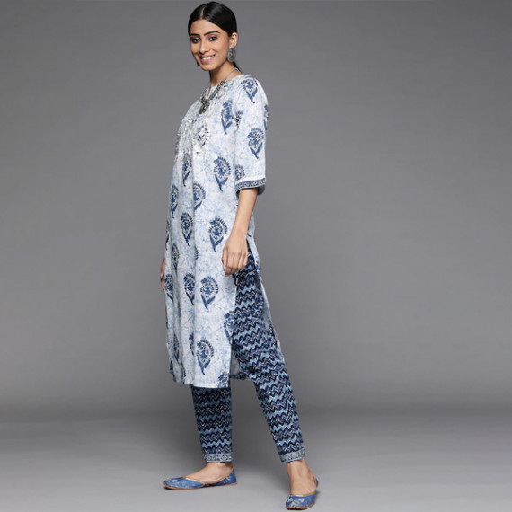 http://235429.01spn.group/products/women-white-paisley-motifs-printed-pure-cotton-kurta-with-trousers-with-dupatta