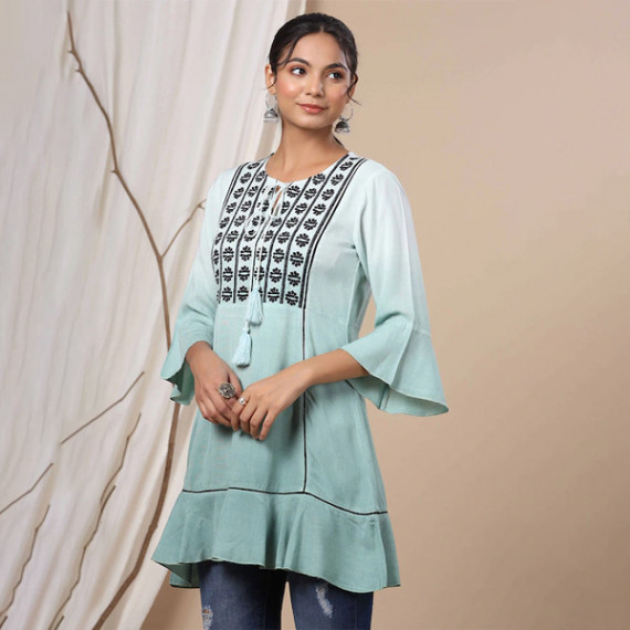 http://235429.01spn.group/products/women-green-tunics