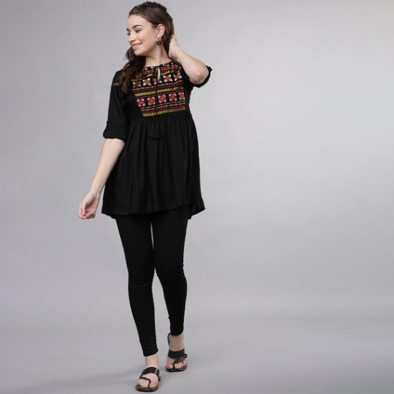 http://235429.01spn.group/products/women-black-solid-tunic