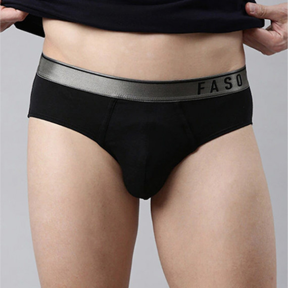 http://235429.01spn.group/products/men-black-solid-cotton-basic-briefs