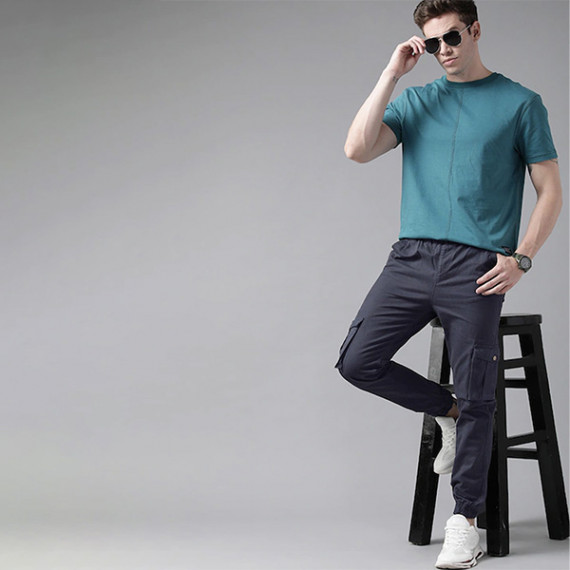 http://235429.01spn.group/products/men-navy-blue-solid-mid-rise-woven-pure-cotten-cargo-trousers