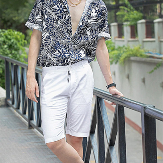 http://235429.01spn.group/products/men-white-solid-slim-fit-regular-shorts