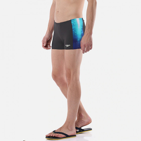 http://235429.01spn.group/products/navy-swimming-trunks