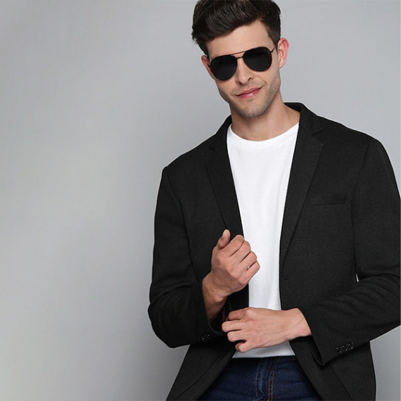 http://235429.01spn.group/products/men-black-textured-regular-fit-single-breasted-blazer