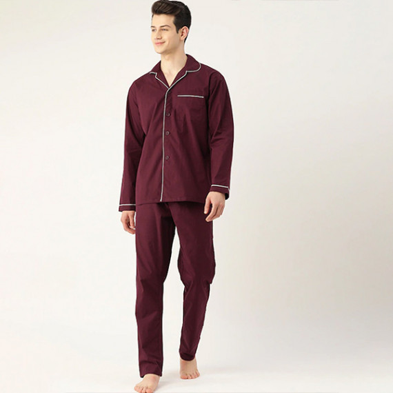 http://235429.01spn.group/products/men-burgundy-pure-cotton-solid-nightsuit