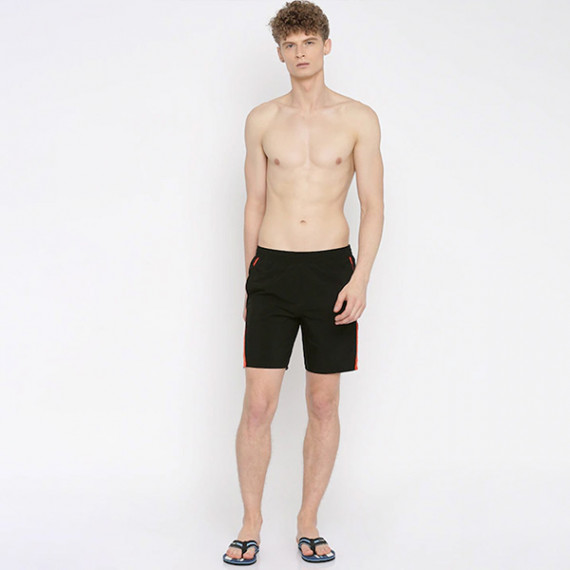 http://235429.01spn.group/products/men-black-printed-swim-shorts-1