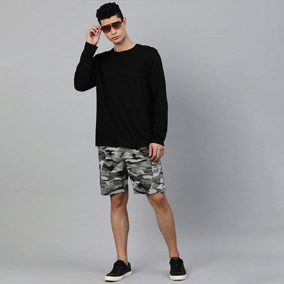 http://235429.01spn.group/products/men-charcoal-grey-camouflage-printed-pure-cotton-cargo-shorts