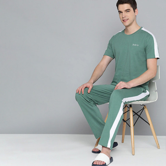 http://235429.01spn.group/products/men-green-white-side-stripes-pure-cotton-pyjama-set