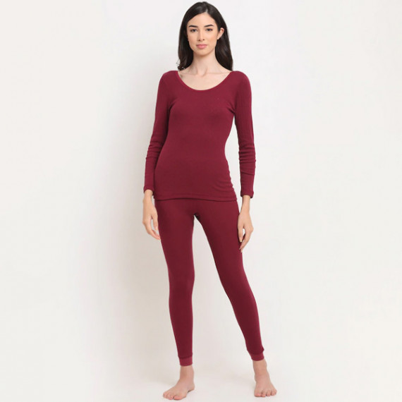 http://235429.01spn.group/products/women-maroon-striped-thermal-top